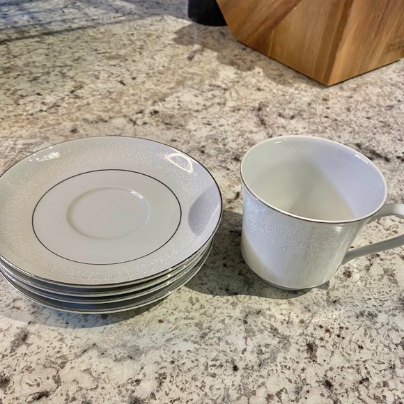 Vintage Lovelace by Crown Victoria Fine China - Replacement Cup Saucers and Cup - Picture 1 of 3